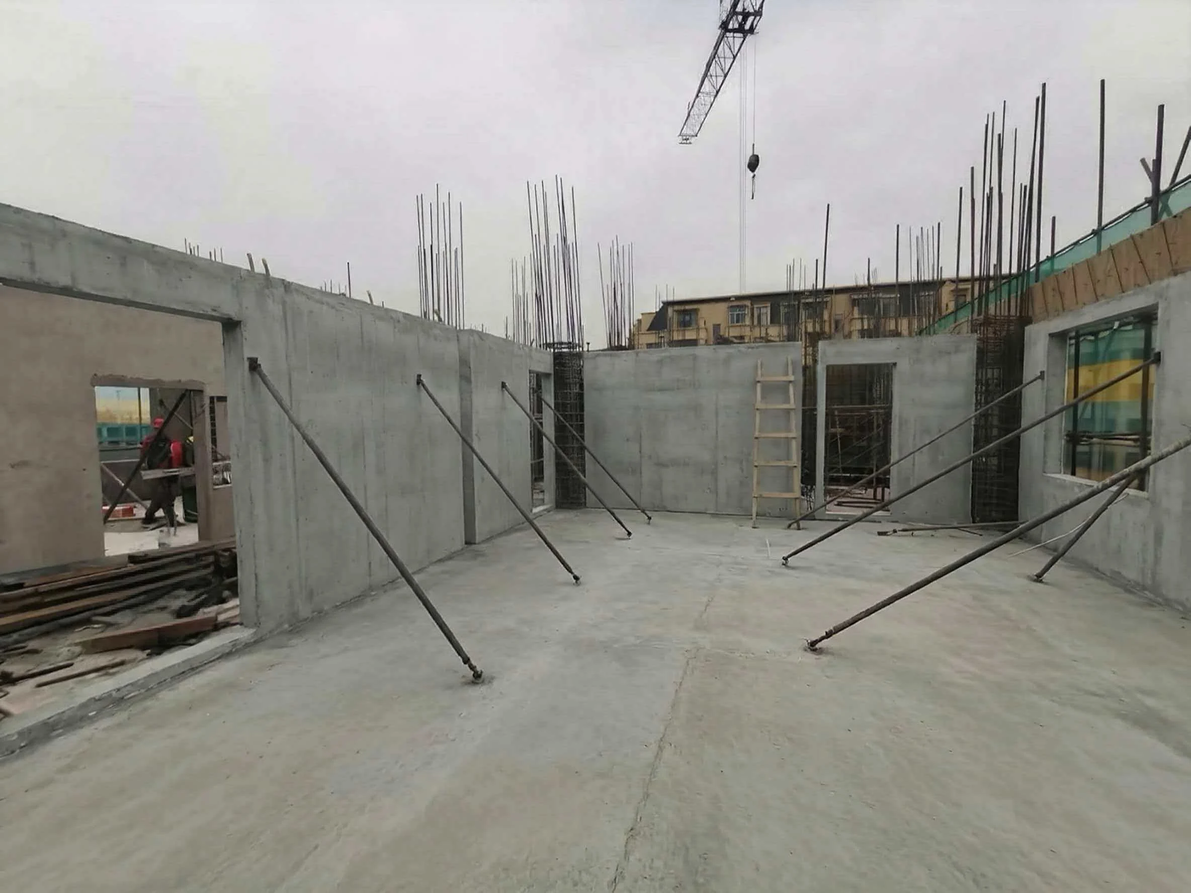 GOGER wall panel assembly at construction site