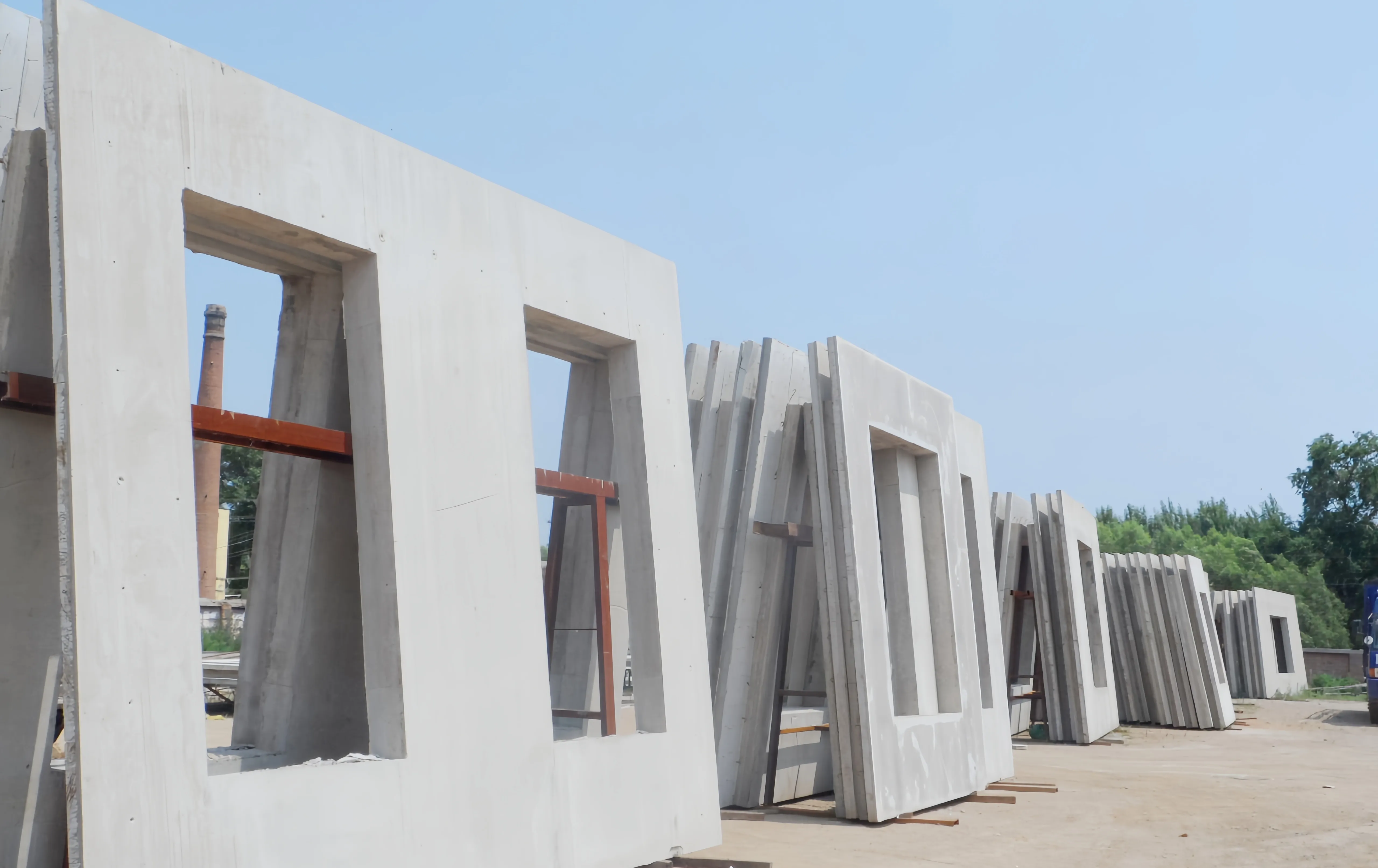 GOGER self-bearing wall panel with window opening